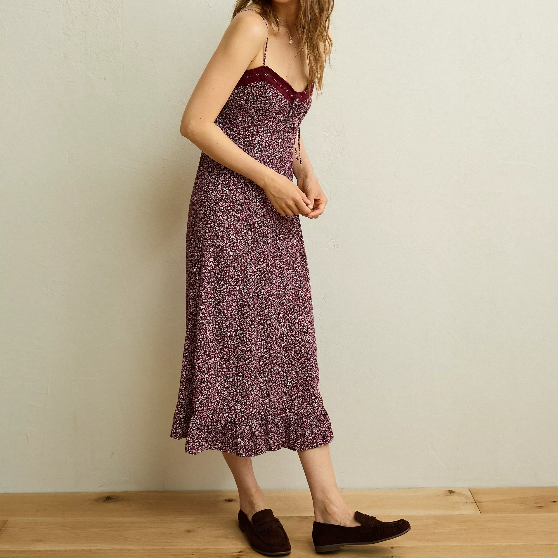 Lace Trim Sweetheart Floral Slip Dress